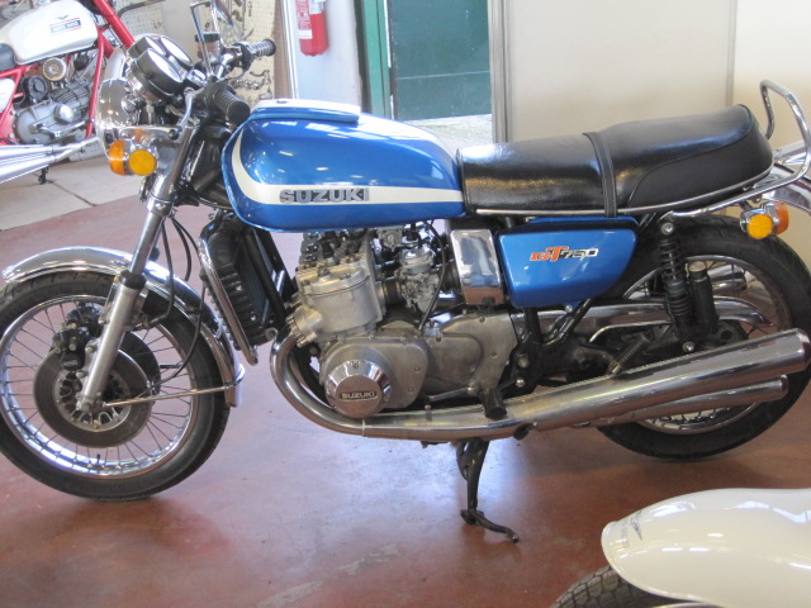 Una Suzuki GT750